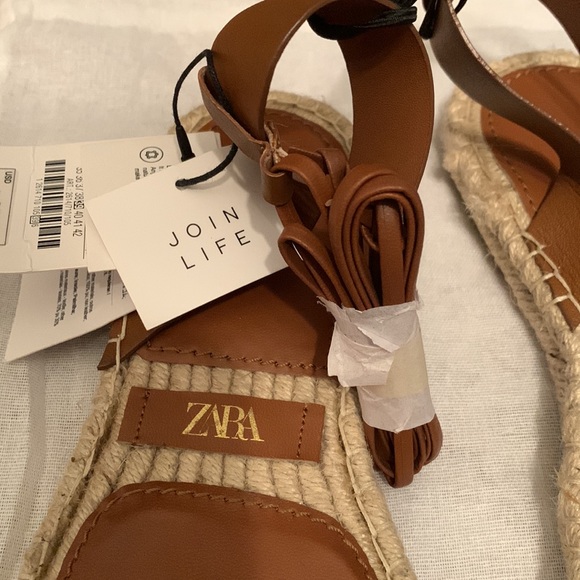 Zara Flat Leather Sandal - Picture 8 of 9